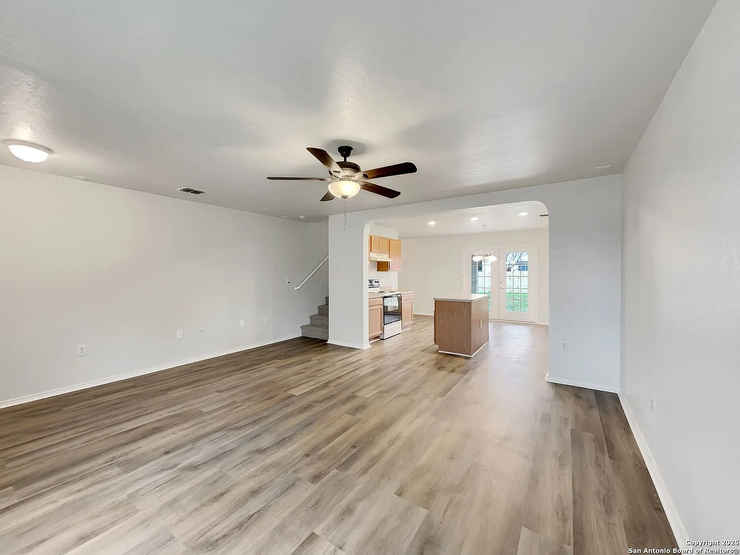 Charming 3 Bedroom 2 Bath home in Northeast Crossing. — Photo 2