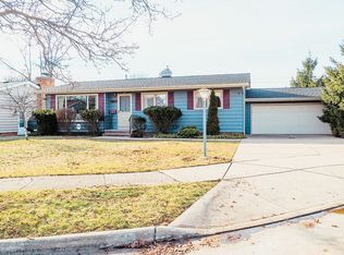 6258 Springwood Rd, Parma Heights, OH 44130