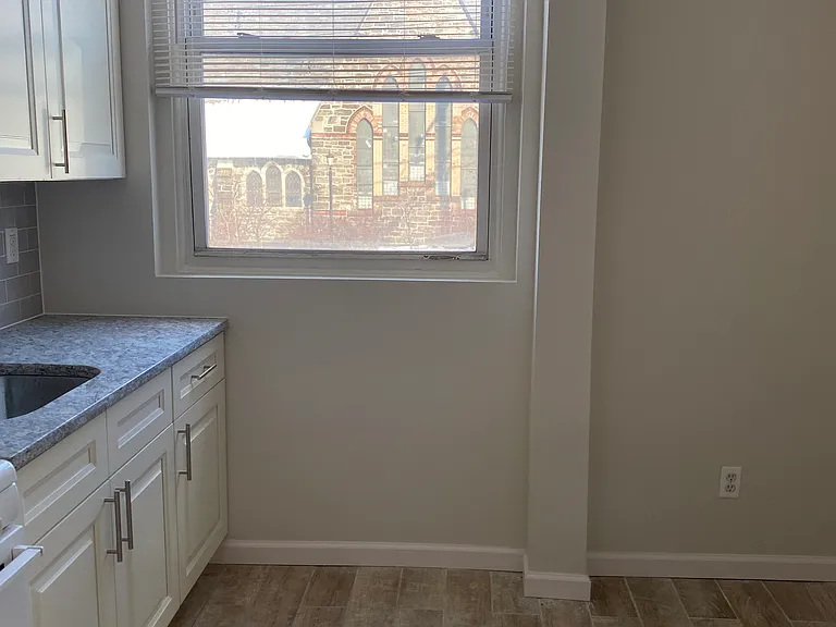 501 S 42nd St #1R — Photo 2