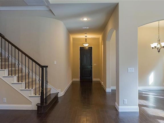 3rd image of 3801 Walden Dr