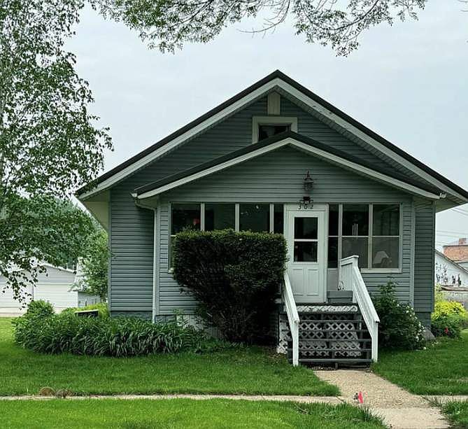 1st image of 302 Maple St