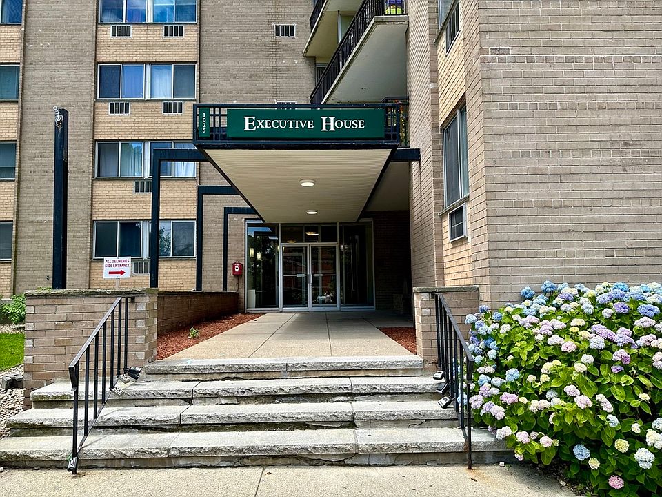 1st image of 1025 Hancock St Unit 11E