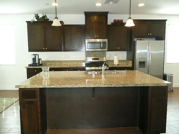 3rd image of 1704 Brodea Ln