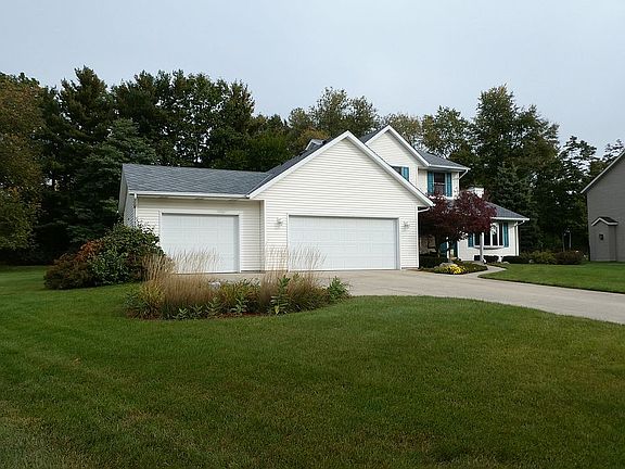 Exterior - Garage View