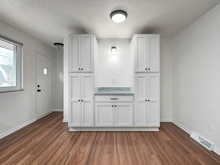 2930 Northglen Dr — Photo 10