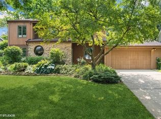 1985 Jamestown Ln, Elgin, IL 60123