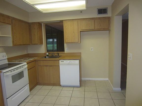 4th image of 14527 Bonaire Blvd APT 106