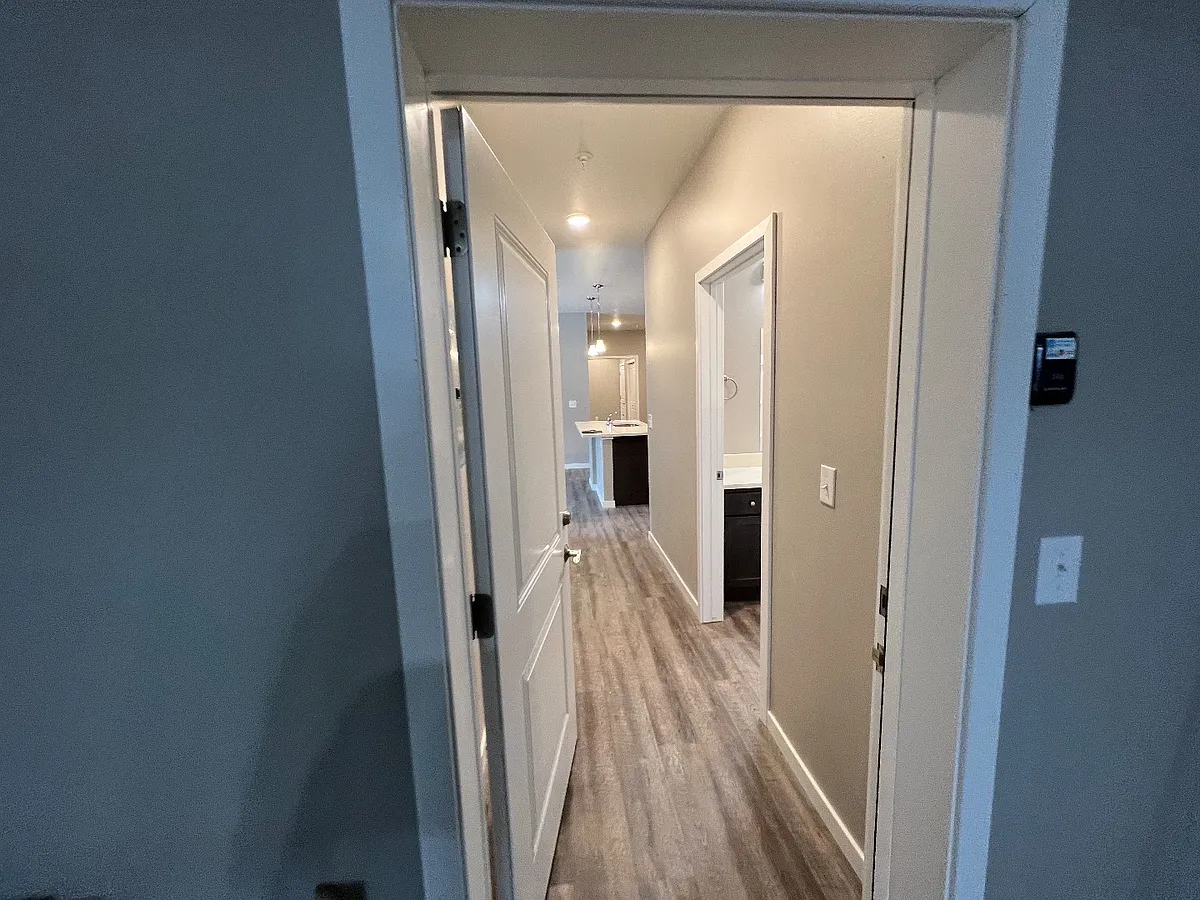 Unit Photo - 4460 S 26th St #12