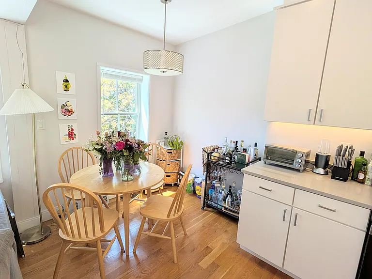 11 Highland Park Ave — Photo 6