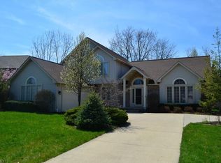 16436 Academy Dr, Strongsville, OH 44136
