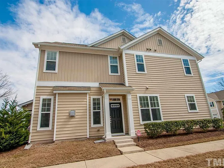 101 Suffolk Green Ln #101 — Photo 2
