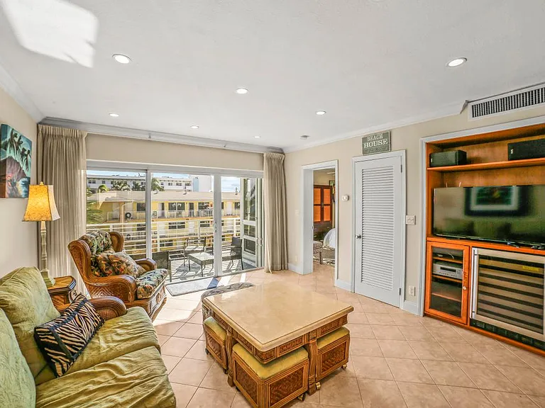 4300 El Mar Dr #33 — Photo 4