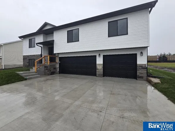501 Railroad St, Hallam, NE 68368