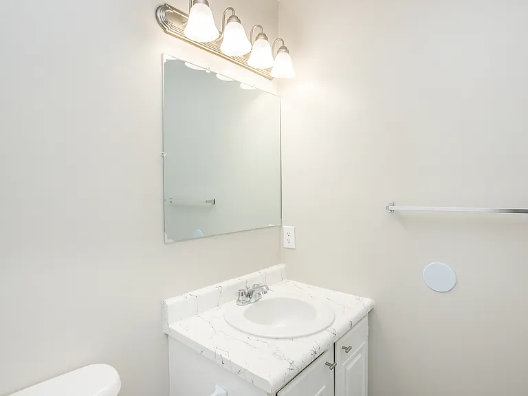 Meadowbrook Apartments — Photo 27
