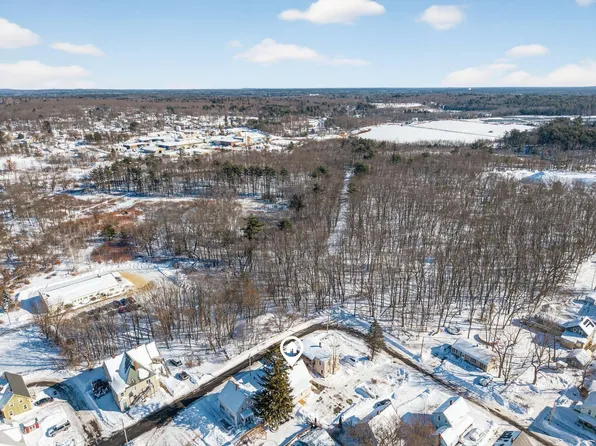 87 Pioneer Avenue, Sanford, ME 04073