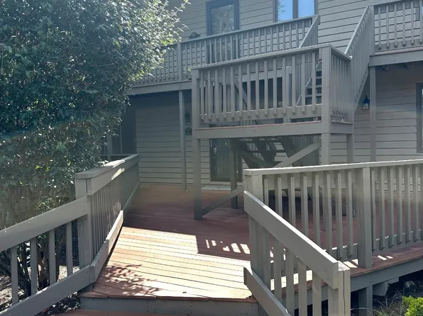 1915 E Waters Edge Dr #110, Bloomington, IN 47401