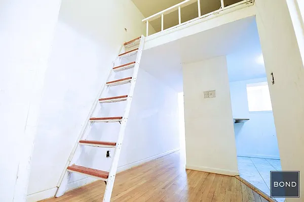 Rented by Bond New York | media 2