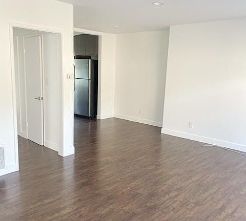 2nd image of 11948 Gorham Ave APT 4
