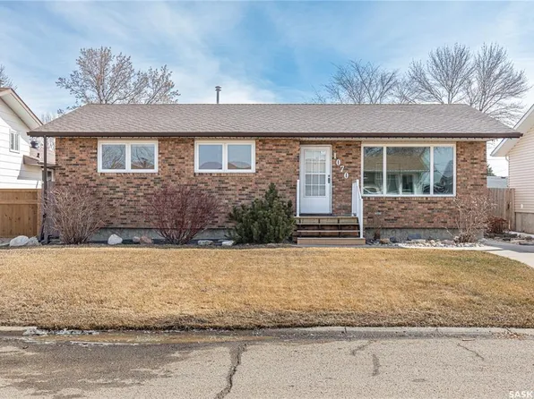 1070 CORMAN CRESCENT, Moose Jaw, SK S6H 6W1
