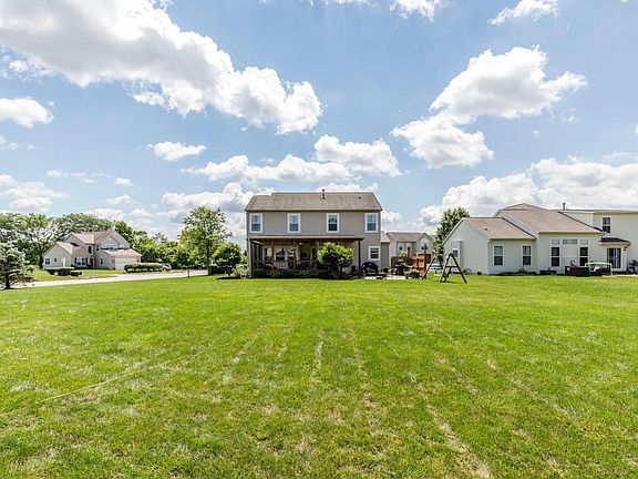 3rd image of 141 Mohican Ln