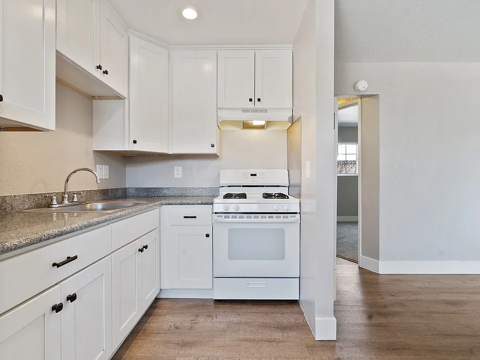 Royal Gardens Apartments