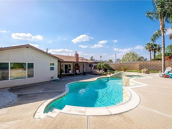 4th image of 3781 Corona Ave