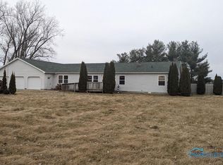 17126 W Poe Rd, Bowling Green, OH 43402