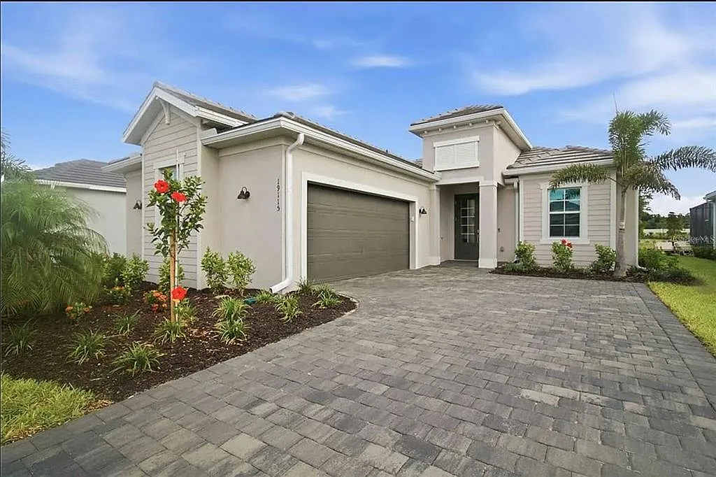 2 bed, 2.5 bath, 1850 sqft, $5,000 — Photo 1