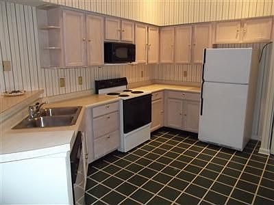 3rd image of 12060 Maxim Ave