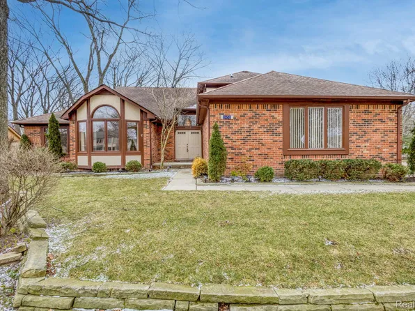 1651 Redbud Dr, Troy, MI 48098