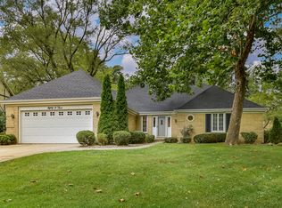 8003 Winter Cir, Downers Grove, IL 60516