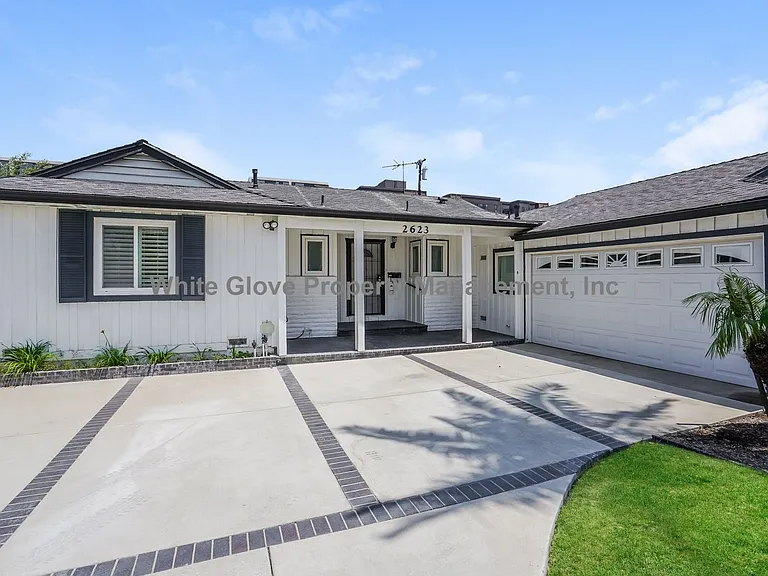 2623 Balfour Ave — Photo 1