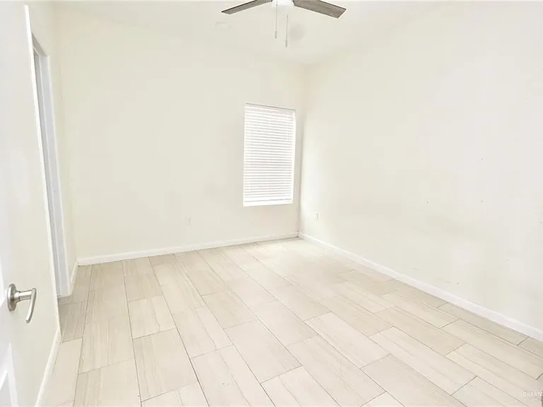 2904 E Israel Ave #A — Photo 5