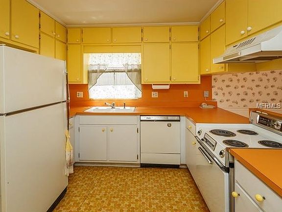 3rd image of 436 S Deerwood Ave