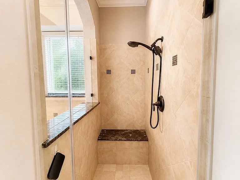 127 Lindenberry Cir — Photo 18