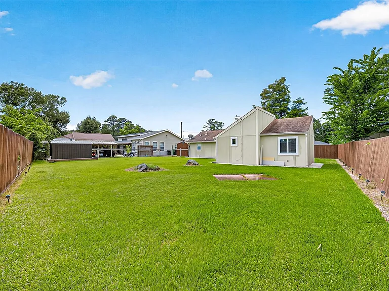 12814 Royce Ln — Photo 25