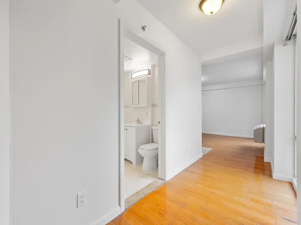 139-30 34th Avenue image 7 of 20