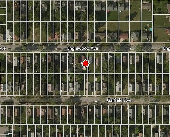 10622 Englewood Ave photo 1