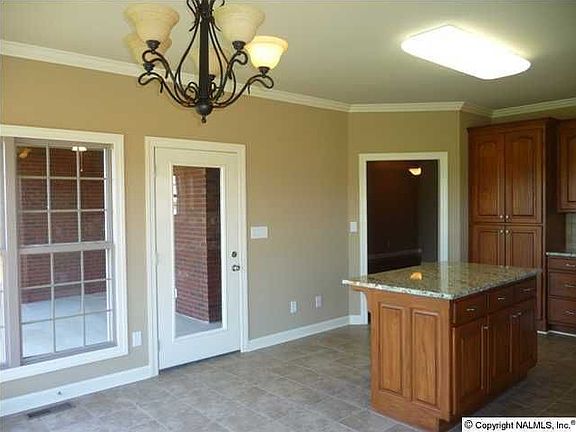 5th image of 124 Lexie Ln