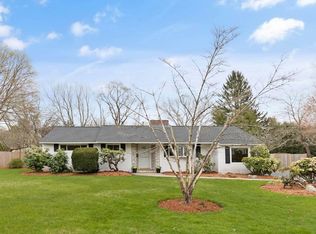 8 Appletree Ln, Lexington, MA 02420