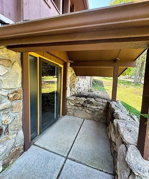 2400 Ridgefield Rd — Photo 35
