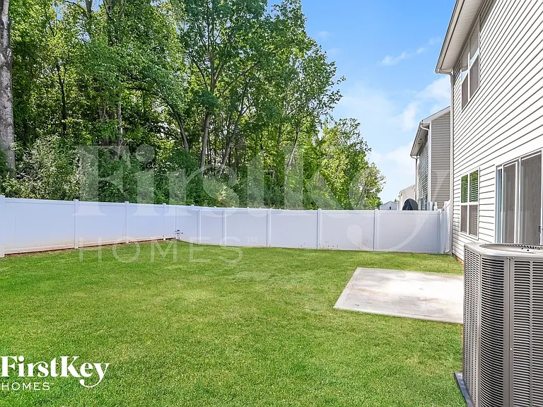 9616 Hamel St — Photo 14