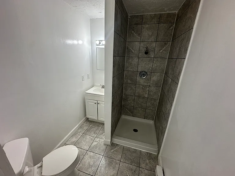 66 Nicholson St #A — Photo 8
