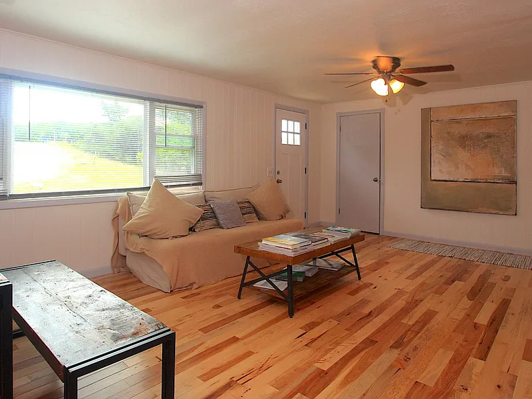 5377 Bates Rd — Photo 9
