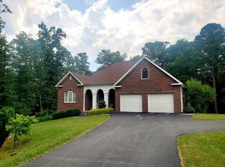 211 Glenfield Pl, Princeton, WV 24739