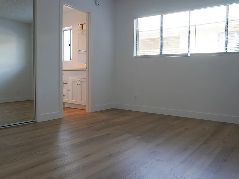 4331 Ventura Canyon Ave #5 — Photo 11
