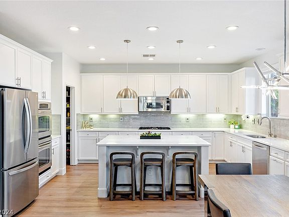 4th image of 5652 Mesa Mountain Dr