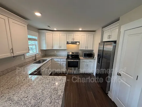 1204 W Airline Ave Photo 1
