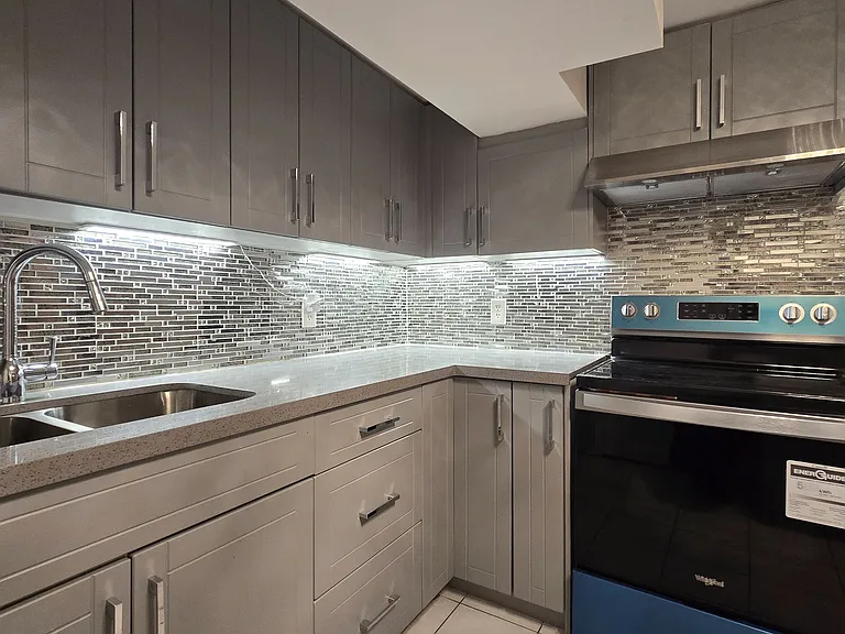 25 Chandler Dr #LOWER — Photo 2