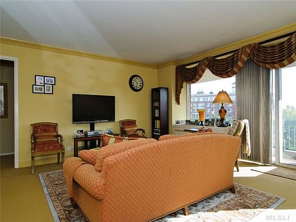 3rd image of 111 Cherry Valley Ave APT 706